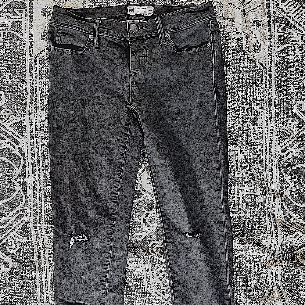 NWOT Free People Black Distressed Relaxed Straight Leg Jeans: Size 26
